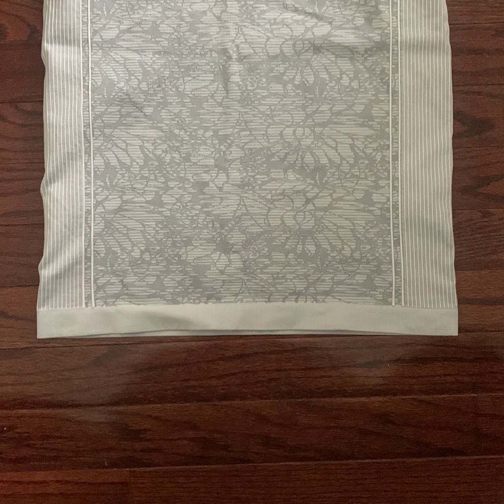 Fabletics Racerback Top - Picture 4 of 4